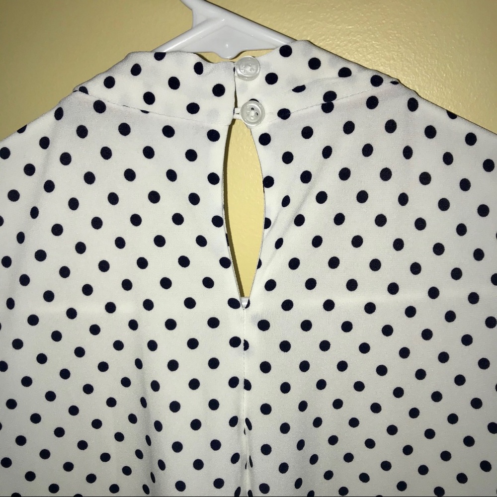 Tommy Hilfiger sleeveless blouse. - Picture 4 of 4